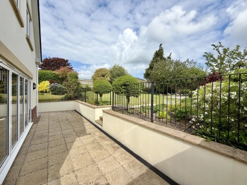 Detached House Main Photo