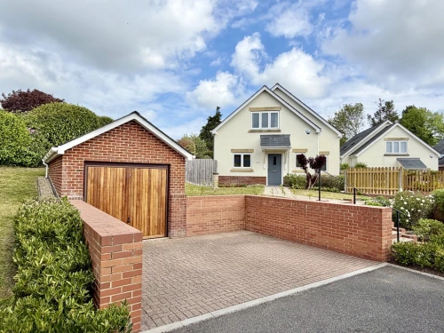 Detached House Main Photo
