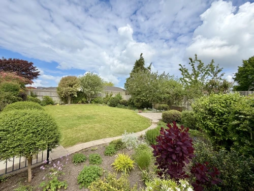 Detached House Main Photo