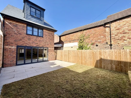 Detached House Main Photo