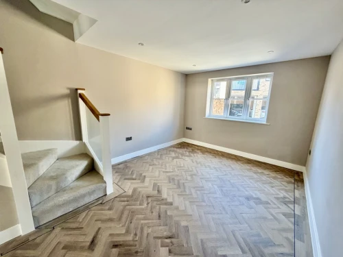 Detached House Photo 2