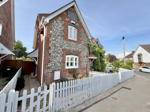 Semi-Detached House Main Photo