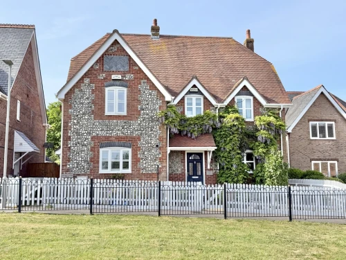 Semi-Detached House Main Photo