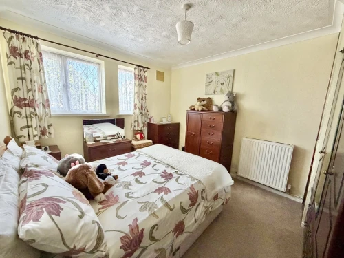 Semi-Detached Bungalow Main Photo