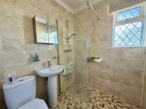 Semi-Detached Bungalow Main Photo