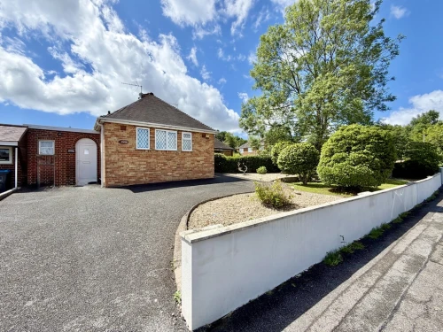 Semi-Detached Bungalow Main Photo
