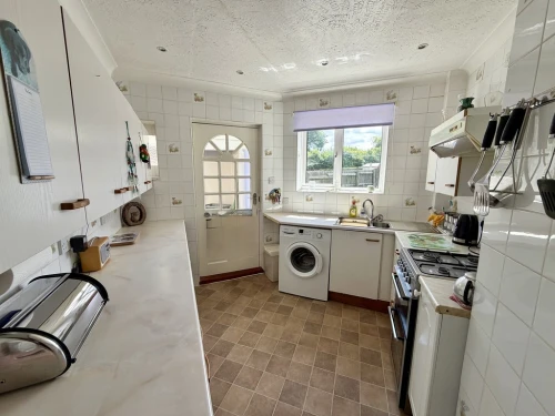 Semi-Detached Bungalow Main Photo