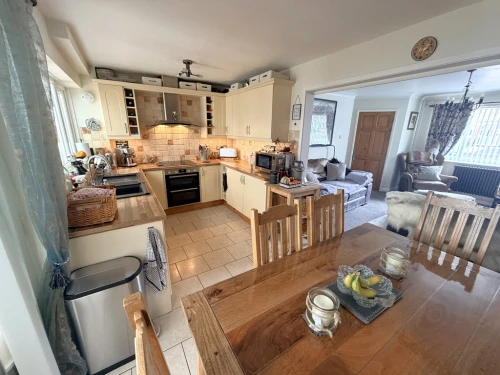 Mid Terraced House Main Photo