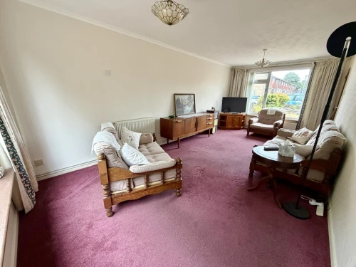 Mid Terraced House Photo 3
