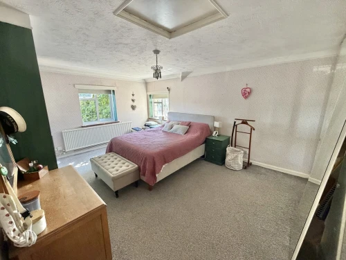 Semi-Detached House Main Photo