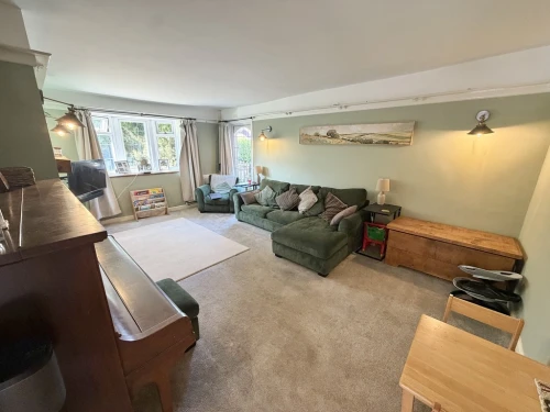 Semi-Detached House Main Photo