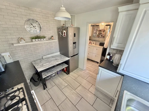 End Terraced House Photo 4