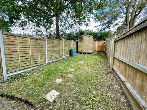 Mid Terraced House Photo 2