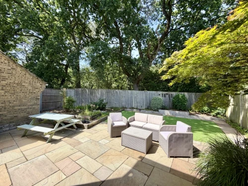Semi-Detached House Main Photo