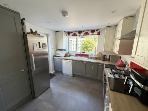 Detached House Photo 3