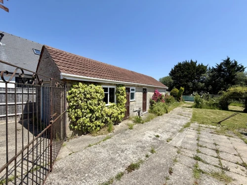 Detached Bungalow Main Photo