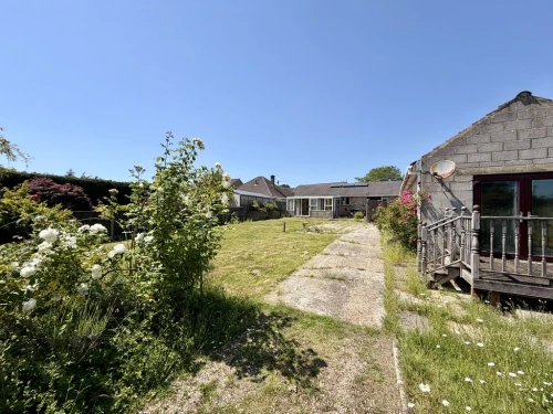 Detached Bungalow Main Photo
