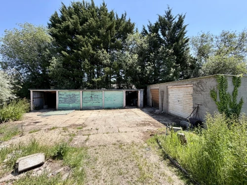 Detached Bungalow Main Photo
