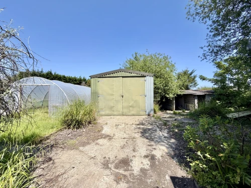 Detached Bungalow Photo 3