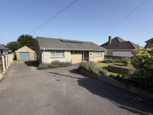 Detached Bungalow Main Photo