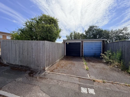 Semi-Detached Bungalow Main Photo