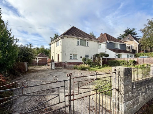 Detached House Main Photo
