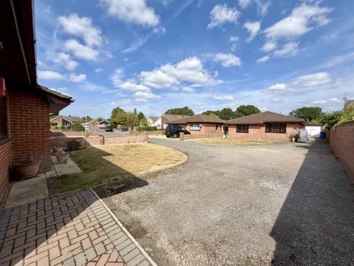 Detached Bungalow Main Photo