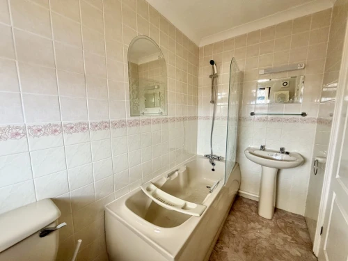 Detached Bungalow Main Photo