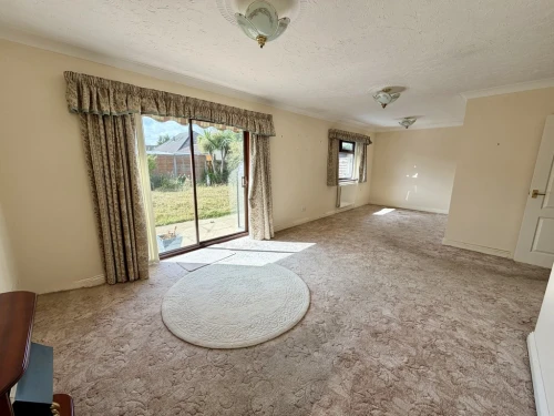 Detached Bungalow Main Photo