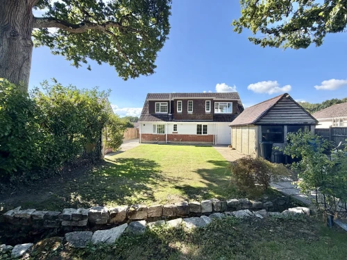 Chalet Bungalow Photo 4