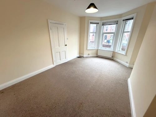 Detached House Photo 4