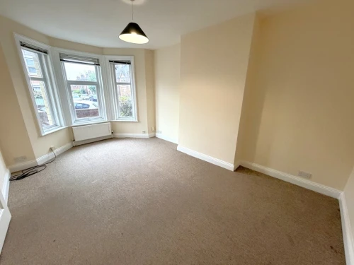 Detached House Photo 2