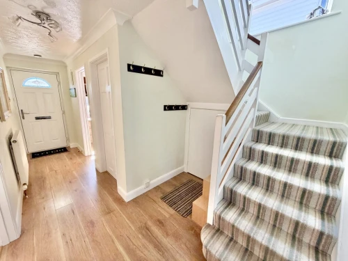 Detached House Photo 2