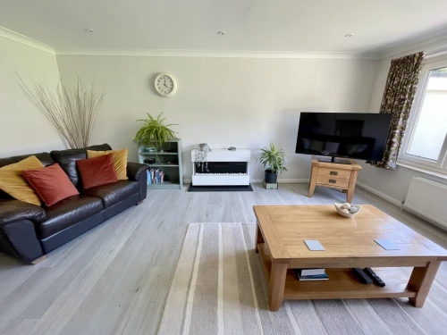 Detached Bungalow Main Photo