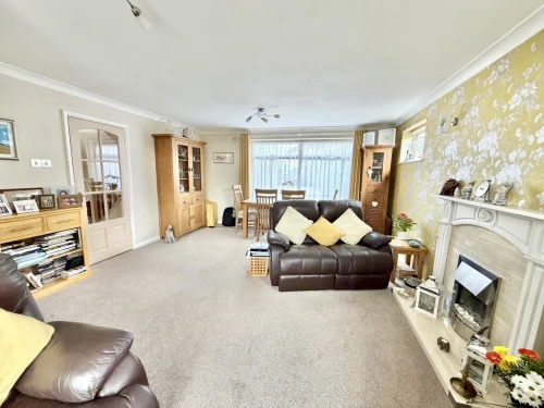 Detached House Main Photo