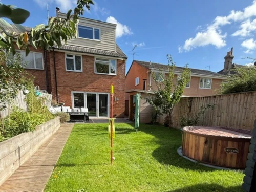 Semi-Detached House Main Photo
